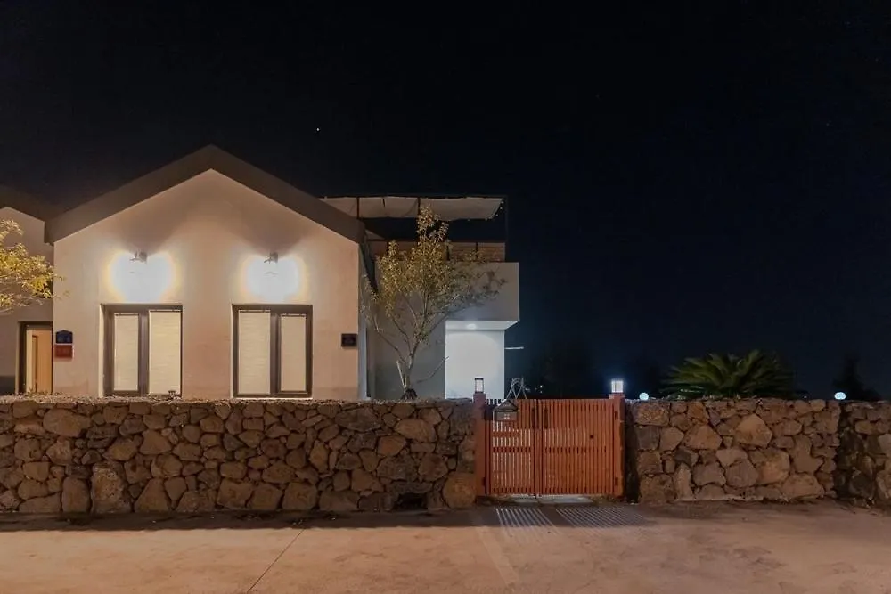 Guest house In Aewol Forest 101 Jeju